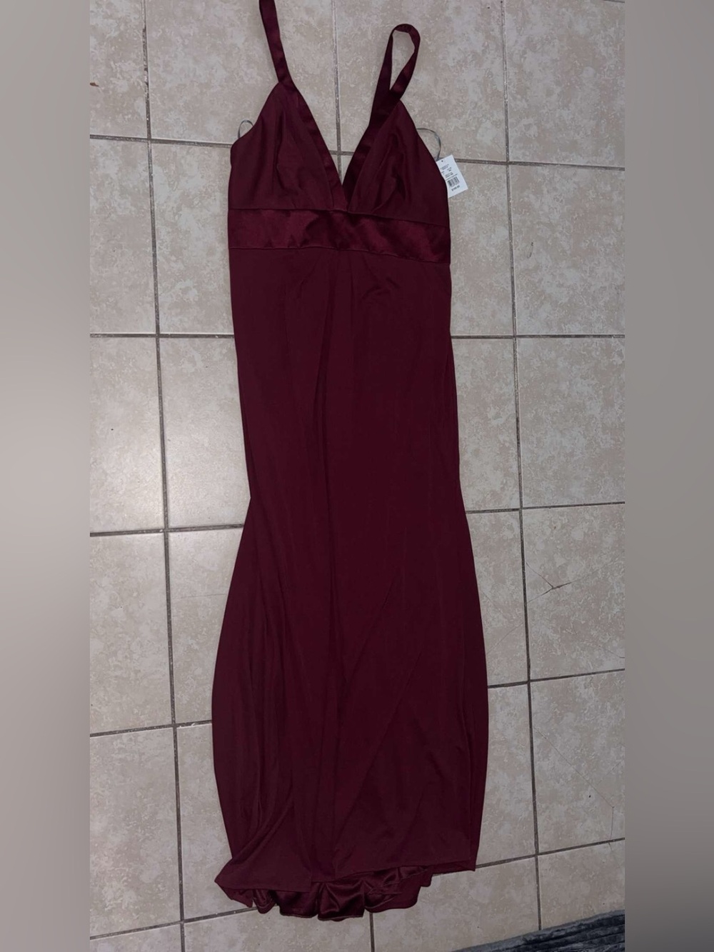 Vera Wang Sleeveless V-Neck Maxi Dress in Burgundy